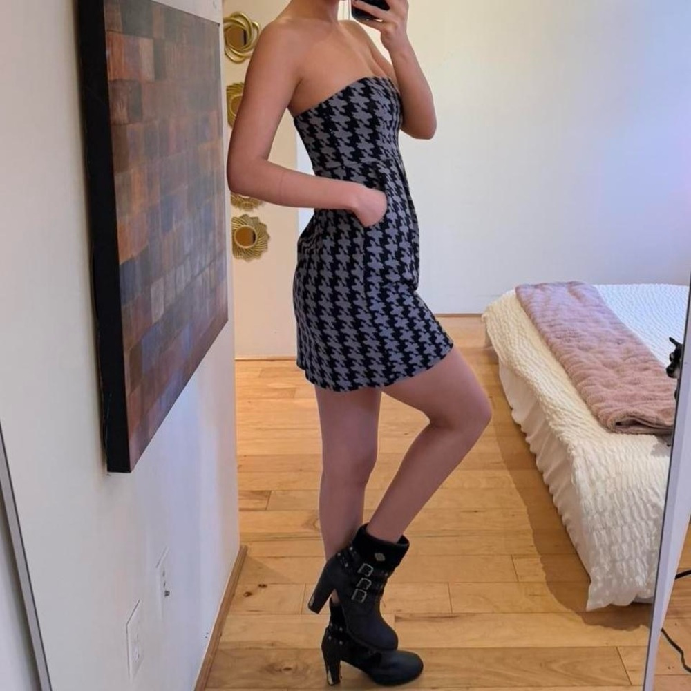 Mini Strapless Dress - Picture 4 of 7